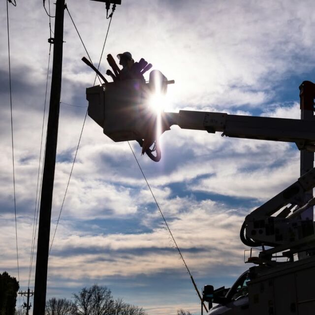 🌩️ Powering Through Severe Weather 💡

We are experiencing scattered outages this weekend, but crews are working to restore power as safely, quickly and efficiently as possible.  Crews are making progress, as recovery efforts are expected to continue into tomorrow. Thank you for your patience as we work to restore power to all members. #EU4U